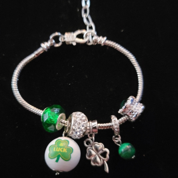 NEW ST PATRICKS DAY BRACELET - Picture 2 of 5